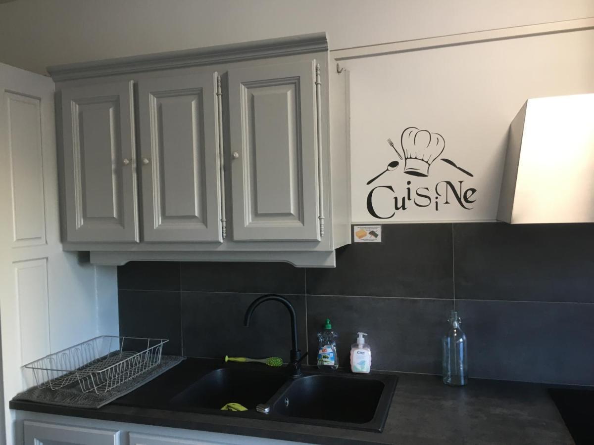 Bedinreims "Burgundy Bottle": Spacious 4-Bedroom Apartment with Free Parking Exterior photo