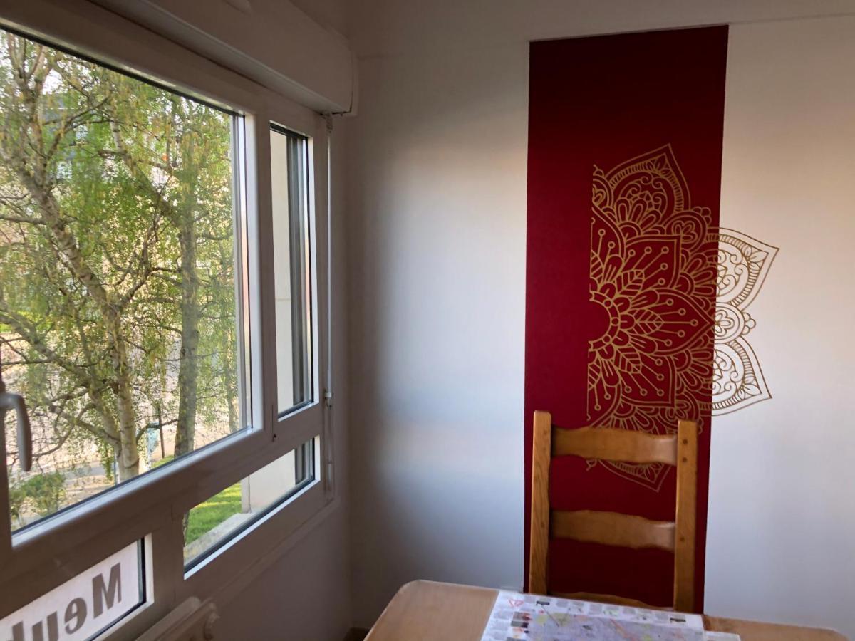 Bedinreims "Burgundy Bottle": Spacious 4-Bedroom Apartment with Free Parking Exterior photo