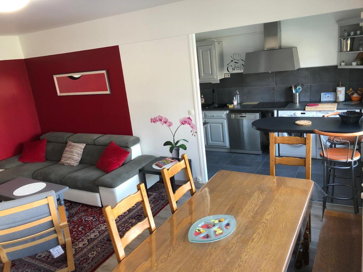 Bedinreims "Burgundy Bottle": Spacious 4-Bedroom Apartment with Free Parking Exterior photo