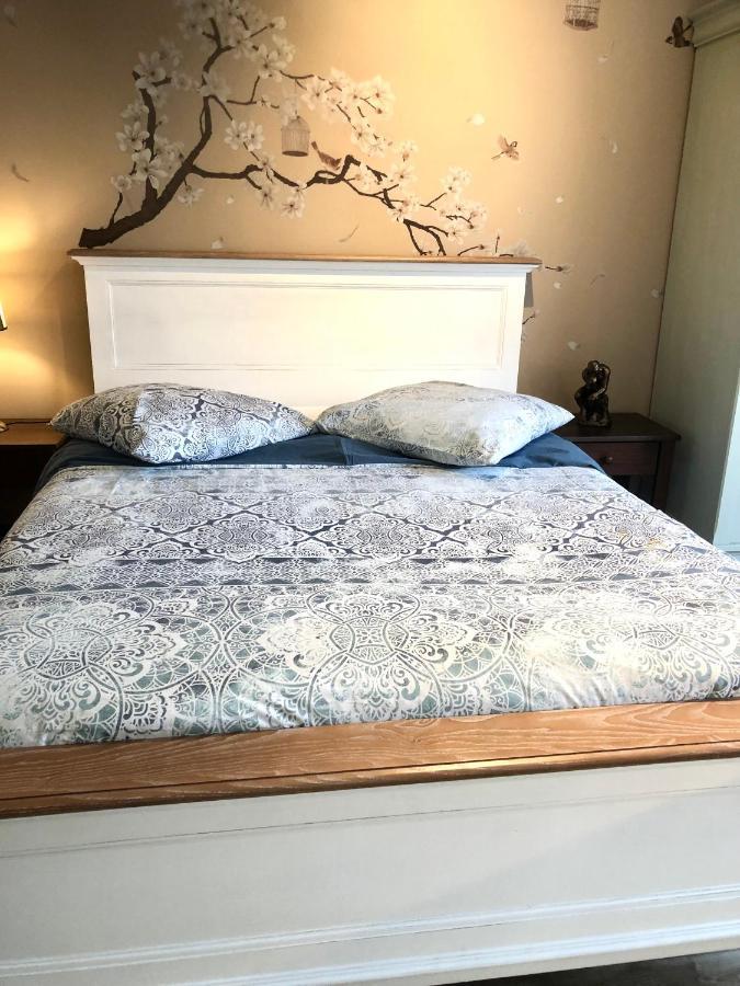 Bedinreims "Burgundy Bottle": Spacious 4-Bedroom Apartment with Free Parking Exterior photo