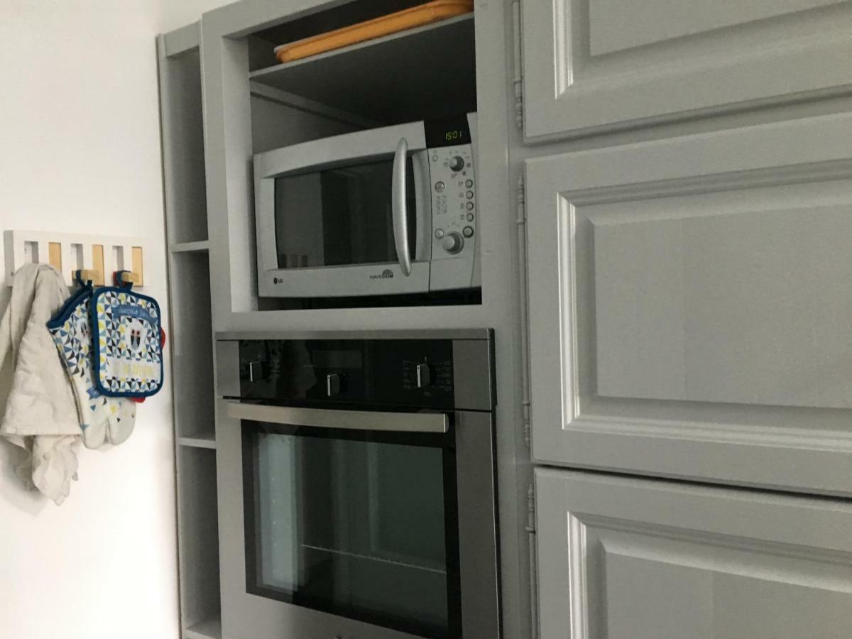 Bedinreims "Burgundy Bottle": Spacious 4-Bedroom Apartment with Free Parking Exterior photo