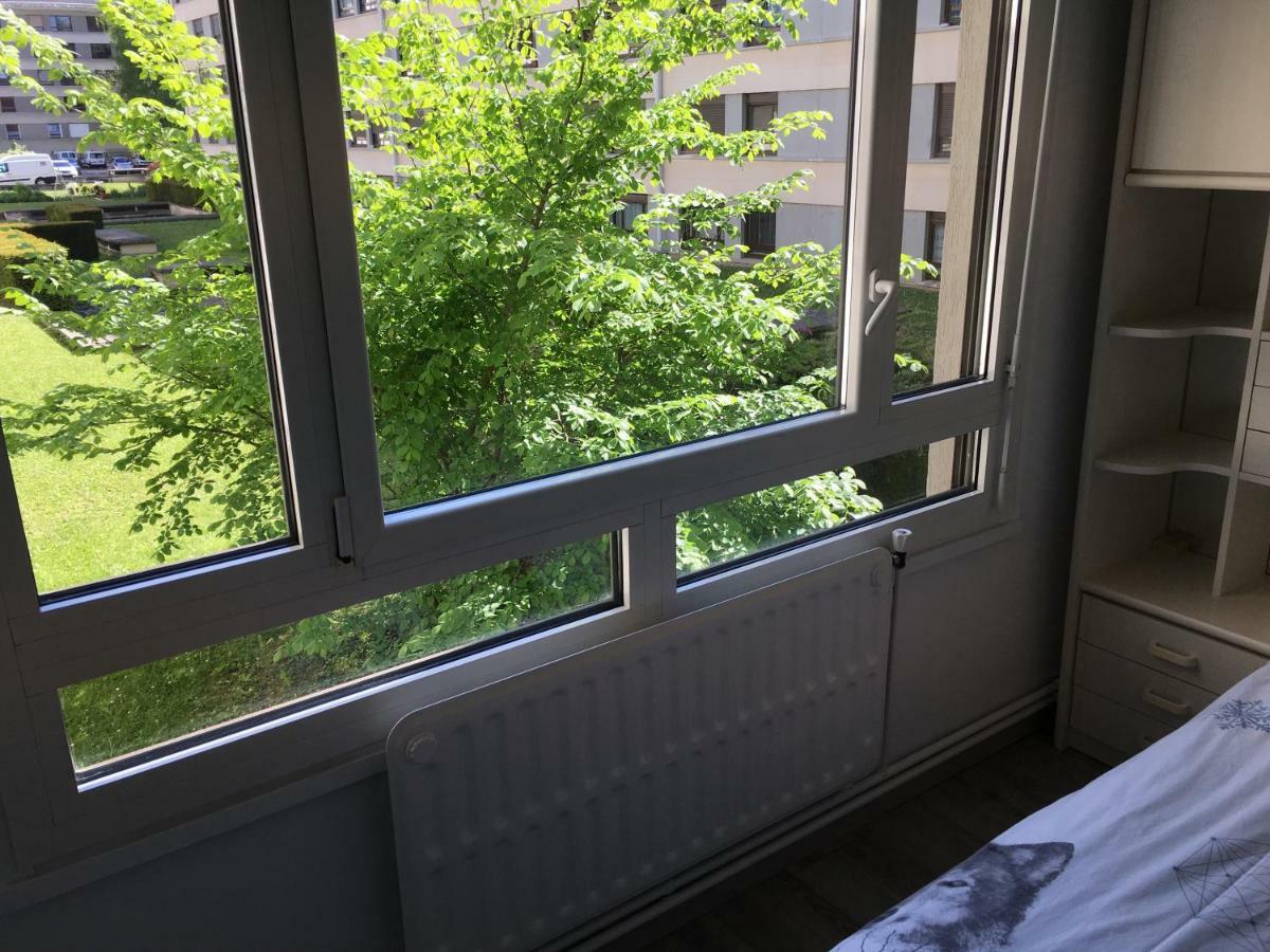 Bedinreims "Burgundy Bottle": Spacious 4-Bedroom Apartment with Free Parking Exterior photo